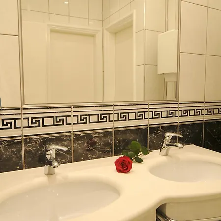 Rosina Hotel 4*
