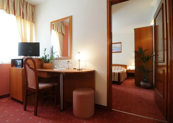 Rosina Hotel 4*