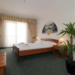 Отель Rosina 4*