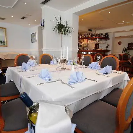 Rosina Hotell Makarska