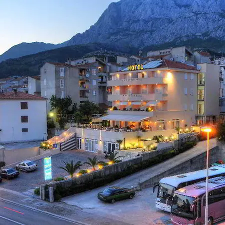 Hotell Rosina 4*